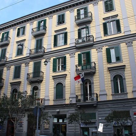 Be Italian Flat Duomo 319 Bed & Breakfast Napoli Bagian luar foto