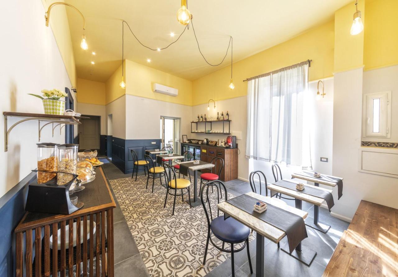 Be Italian Flat Duomo 319 Bed & Breakfast Napoli Bagian luar foto