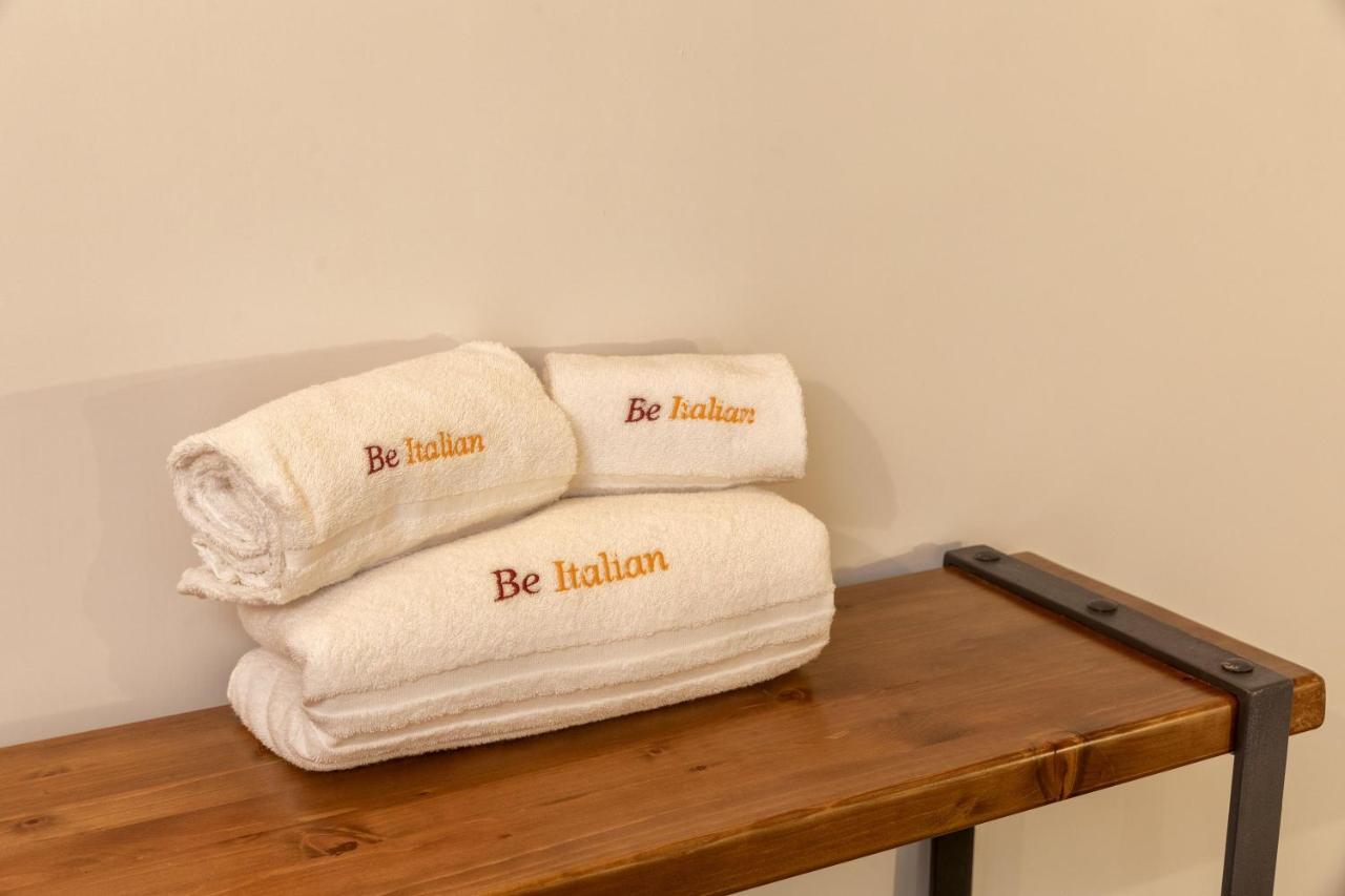 Be Italian Flat Duomo 319 Bed & Breakfast Napoli Bagian luar foto