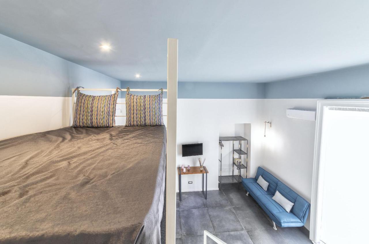 Be Italian Flat Duomo 319 Bed & Breakfast Napoli Bagian luar foto