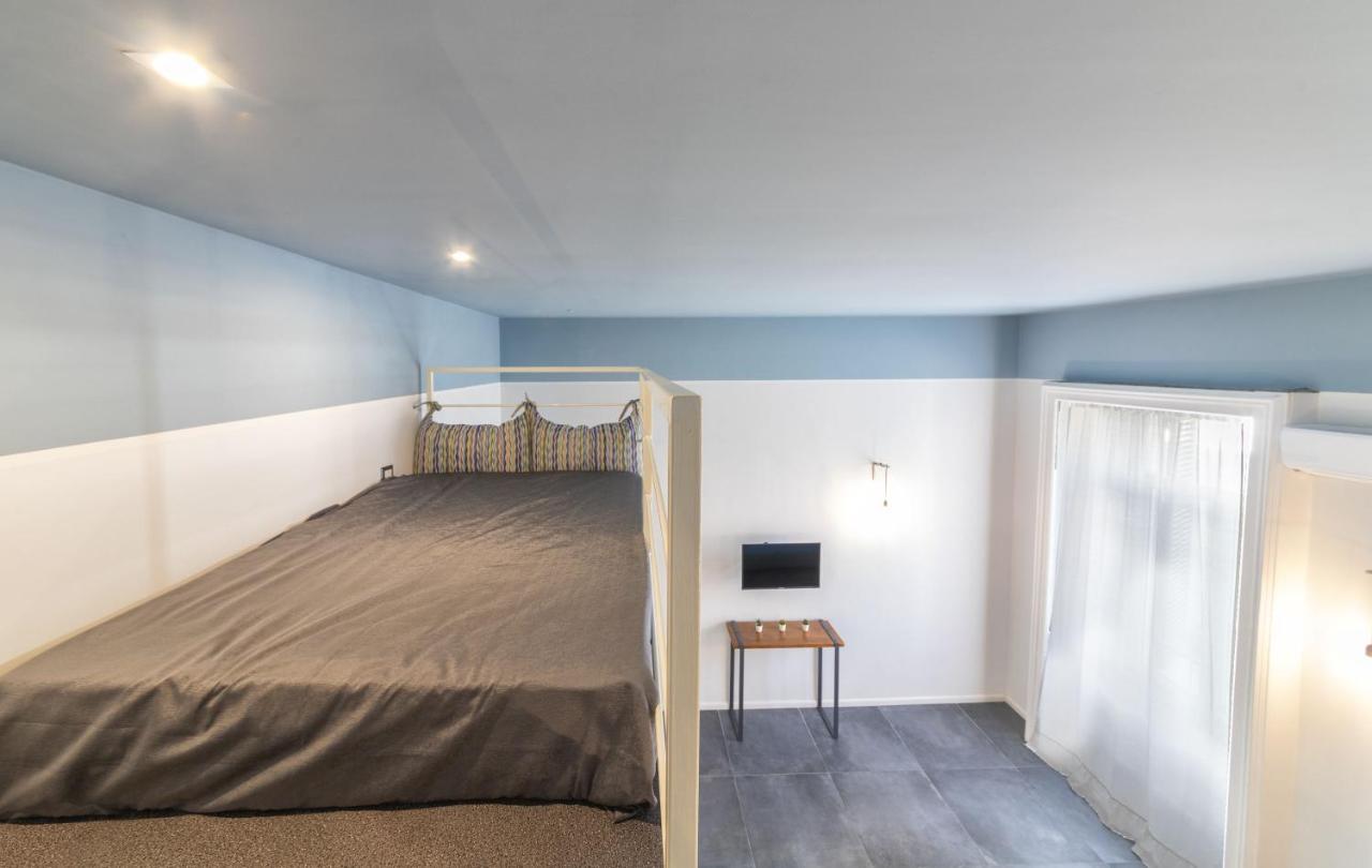 Be Italian Flat Duomo 319 Bed & Breakfast Napoli Bagian luar foto