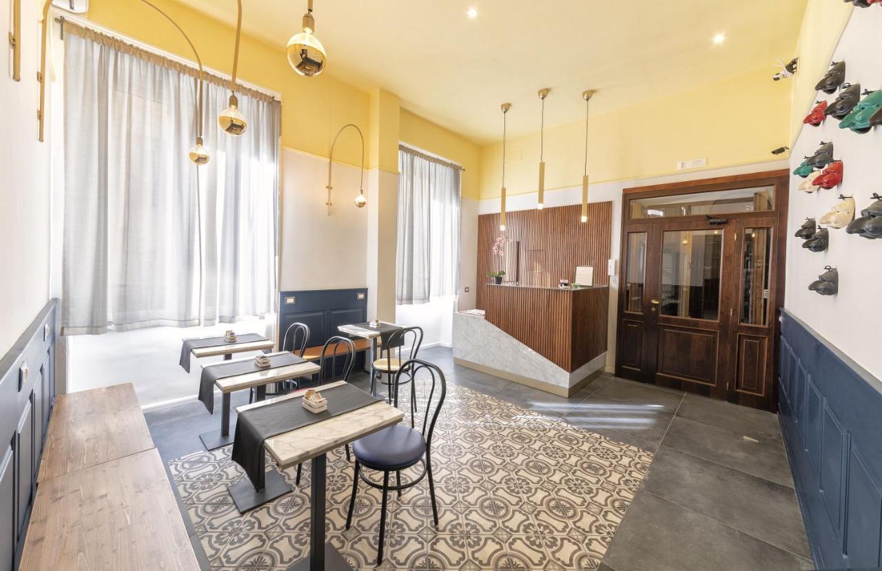 Be Italian Flat Duomo 319 Bed & Breakfast Napoli Bagian luar foto