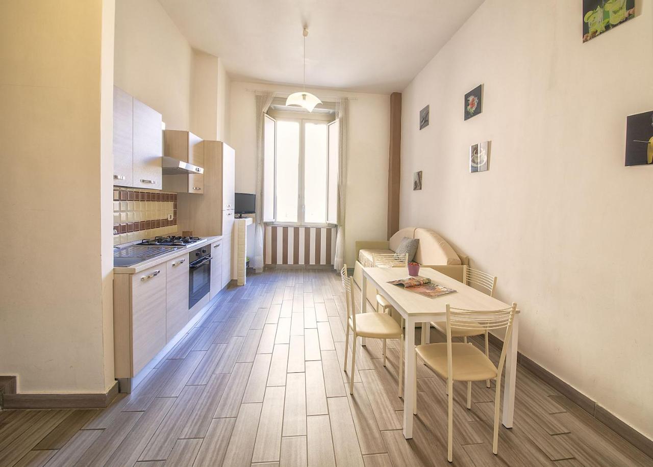 Be Italian Flat Duomo 319 Bed & Breakfast Napoli Bagian luar foto