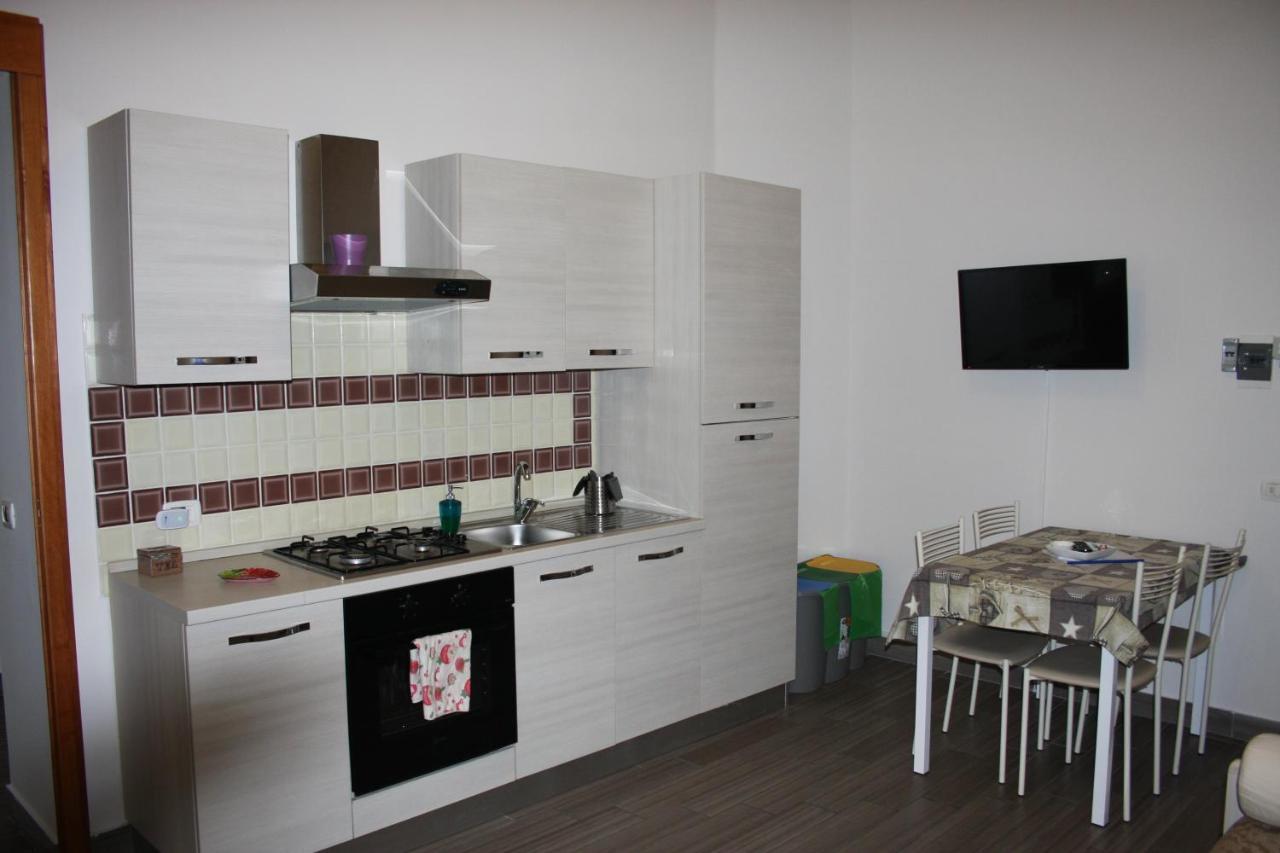 Be Italian Flat Duomo 319 Bed & Breakfast Napoli Bagian luar foto